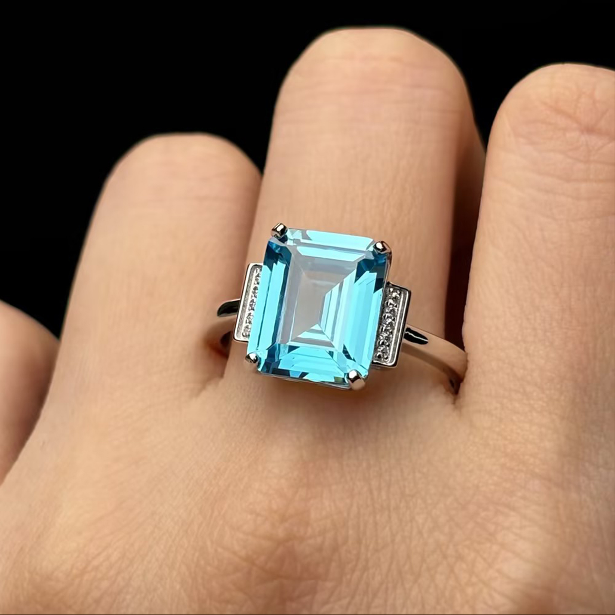 10ct Emerald Cut Aquamarine Sapphire Engagement Ring