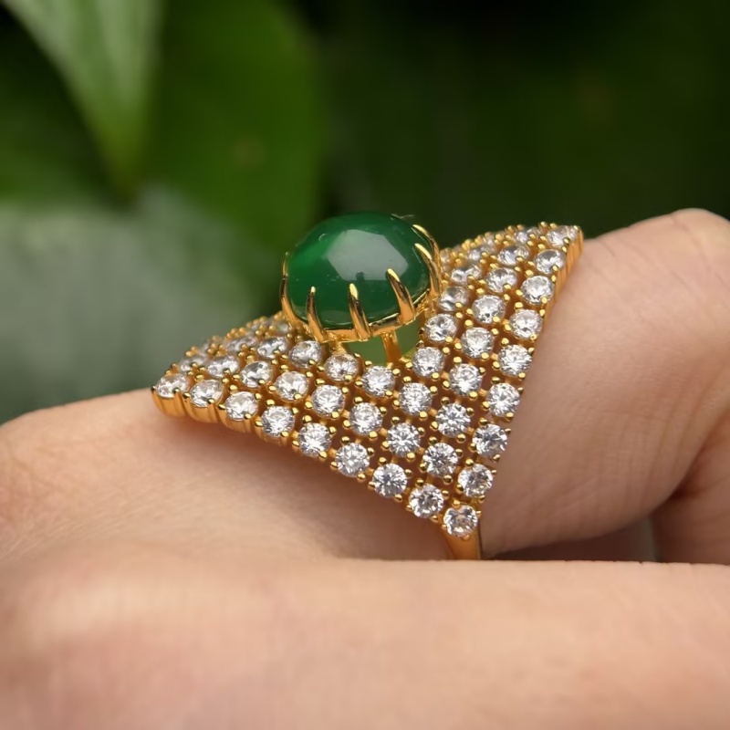 3.75ct Round Cut Green Sapphire Fan-Shaped Cocktail Ring with White Sapphire Mesh