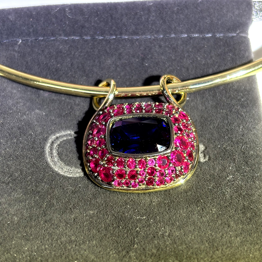 Longevity Lock Design Blue&Ruby Sapphire Two Tone Choker Necklace