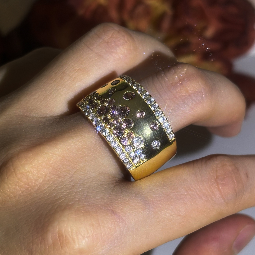 2.85ct Scattered Gradient Chocolate Cigar Band In Gold Plating