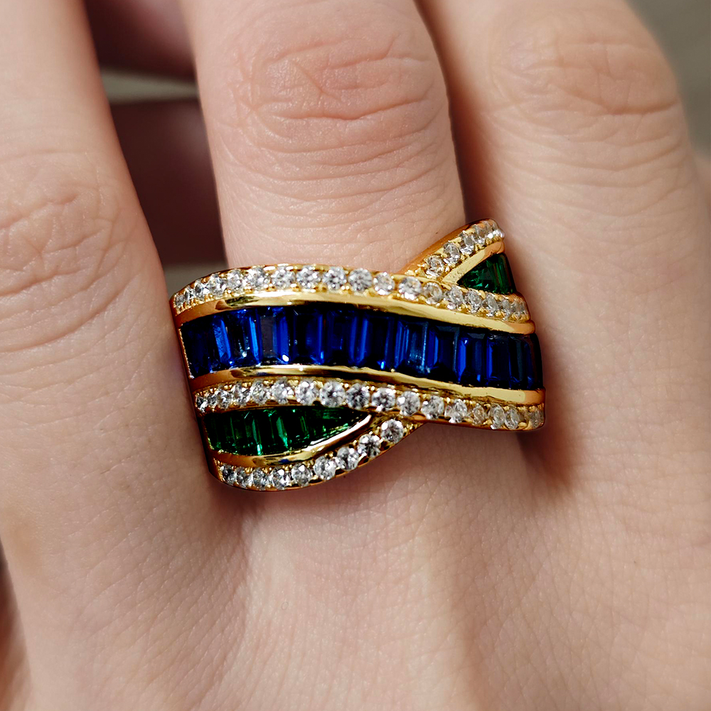 4.35ct Cross Design Emerald&Round Cut Three Tone Wedding Band