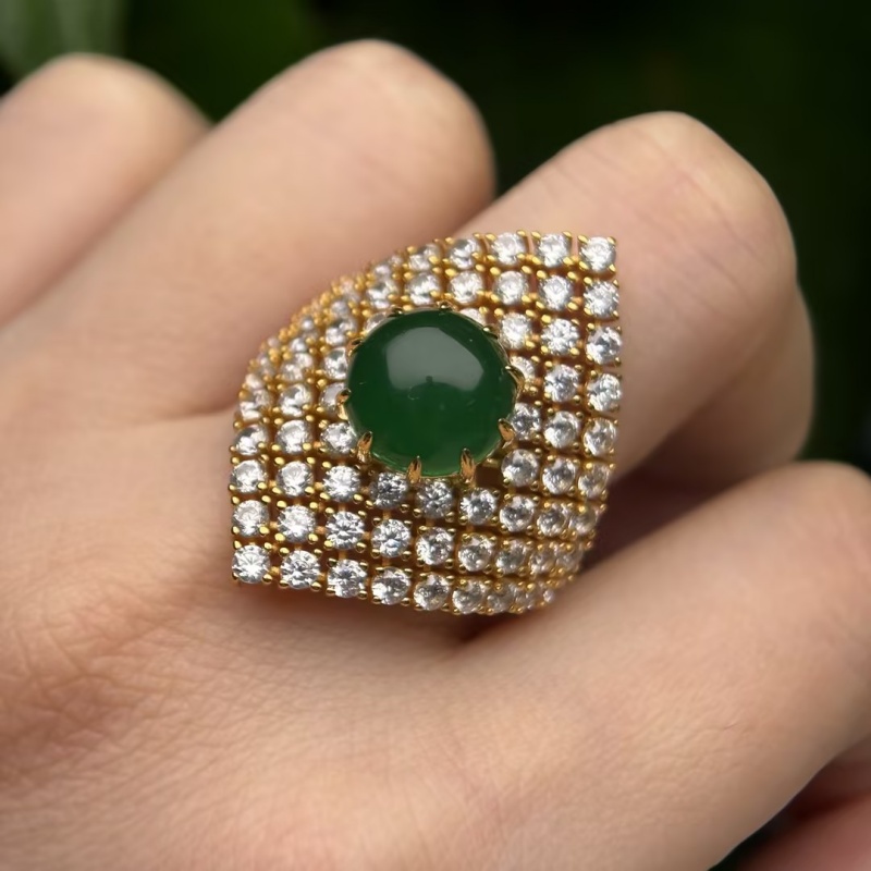 3.75ct Round Cut Green Sapphire Fan-Shaped Cocktail Ring with White Sapphire Mesh
