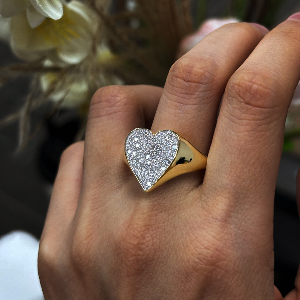 Pave Setting Love Heart Shape Gold Ring