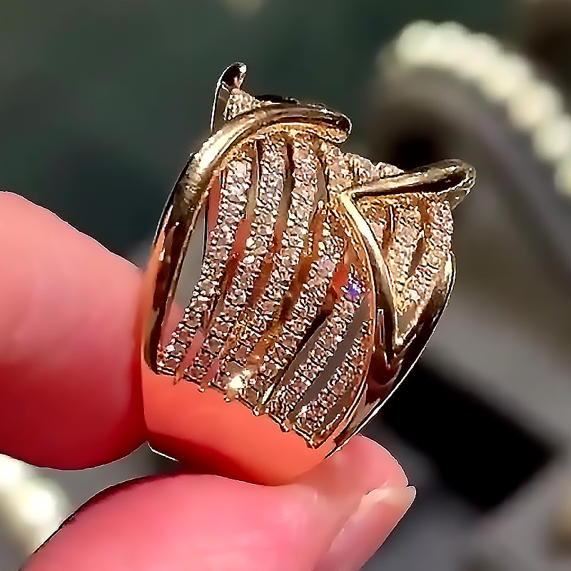 Bypass Design 1.65ct Round Cut Diamond Cocktail Ring