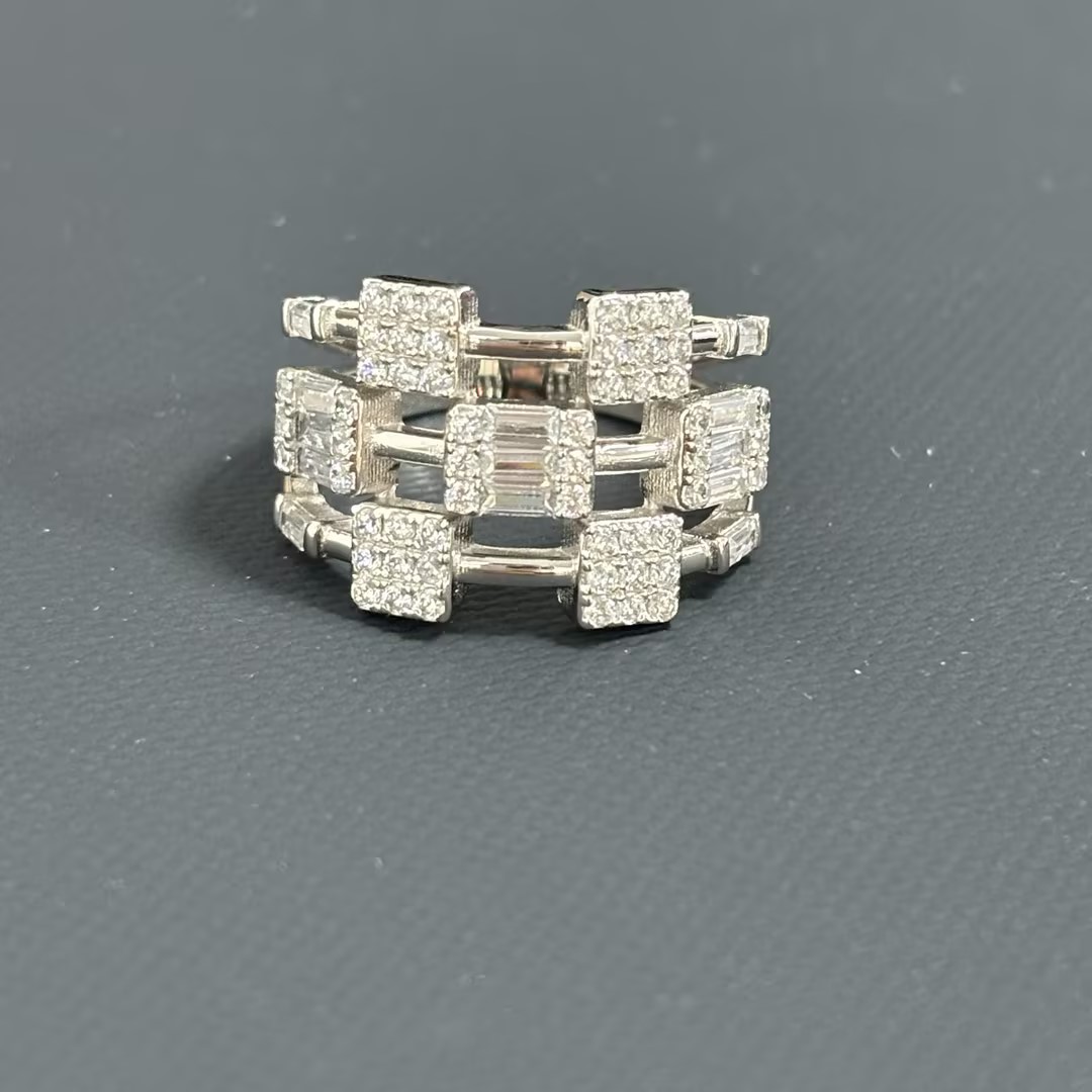 2.15ct Emerald&Round Cut White Sapphire Eternity Ring