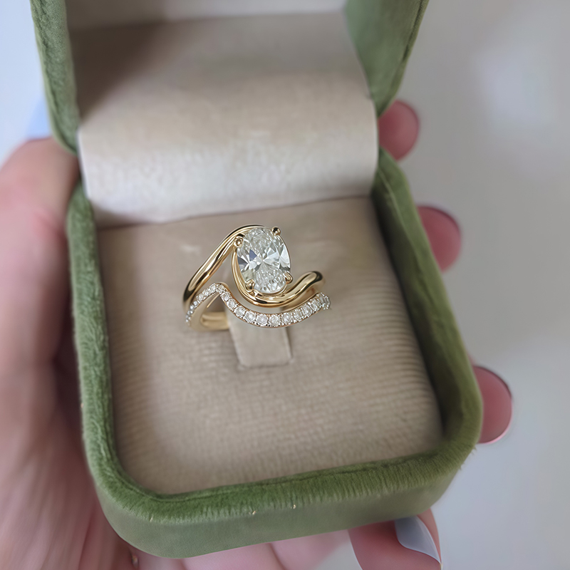 Oval Cut Bypass Shank Prong Setting Ring Bride Set / 2-piece