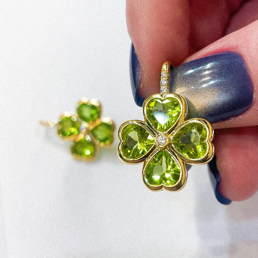Four-Leaf Clover Peridot Earrings