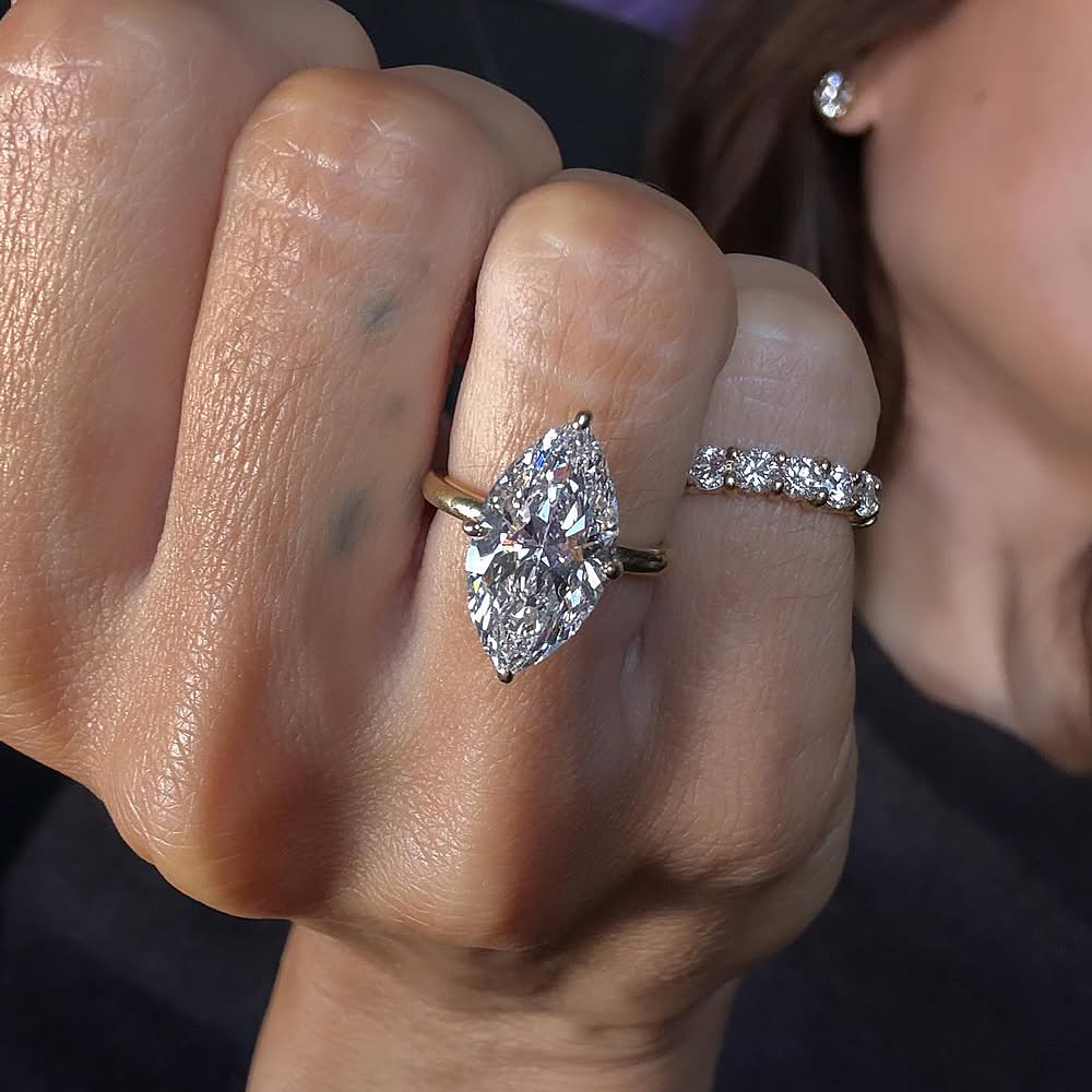 4ct Crown Design Marquise Cut White Sapphire Halo Ring Set / 3pcs