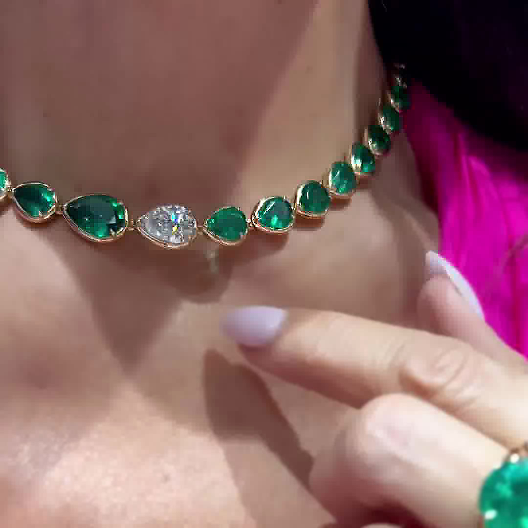 Pear Cut Emerald&White Sapphire Necklace