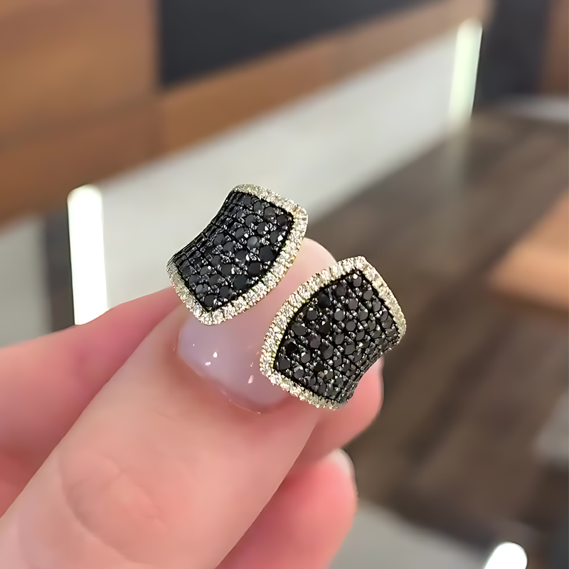10ct Two-tone Round Cut Open Band