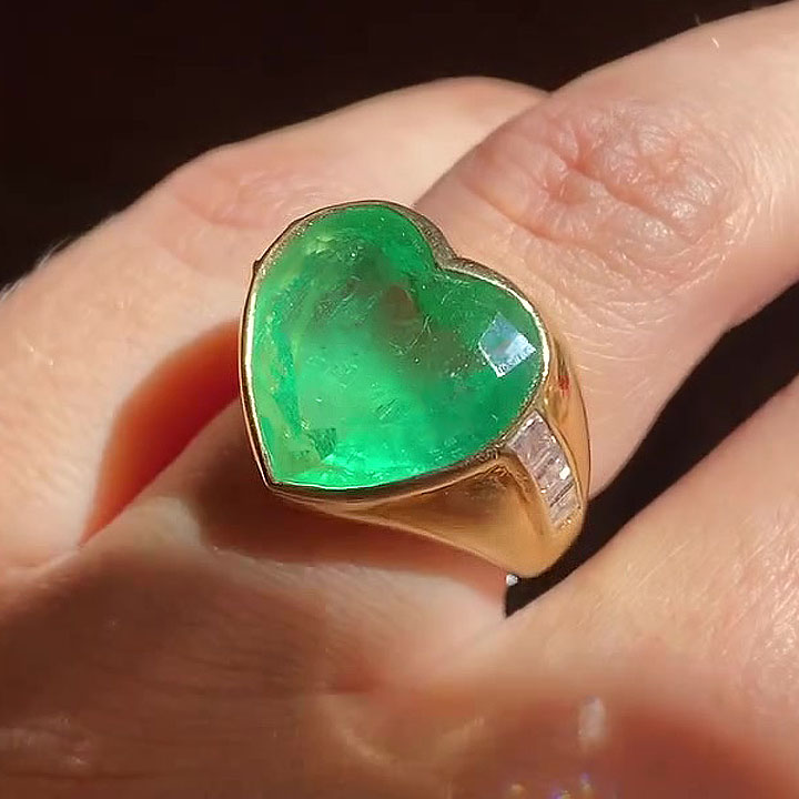 9ct Bezel Setting Heart Cut Emerald Sapphire Engagement Ring