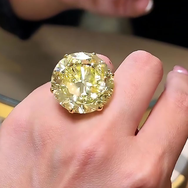 8ct Round Cut Yellow Sapphire Engagement Ring