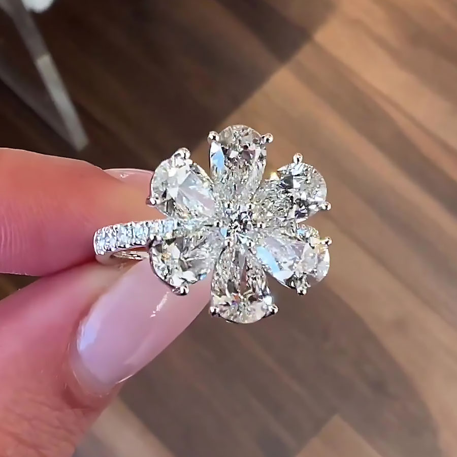 0.75ct Flower Design Round Cut White Sapphire Engagement Ring