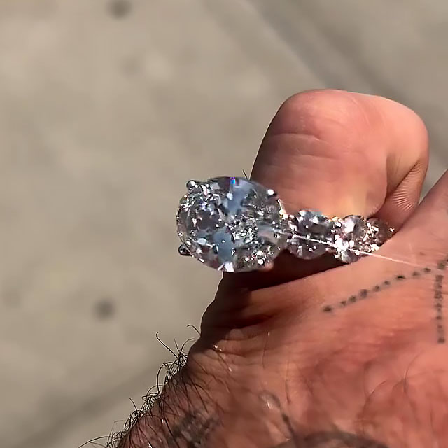 4ct East-west Design Oval Cut White Sapphire Men's Engagement Ring