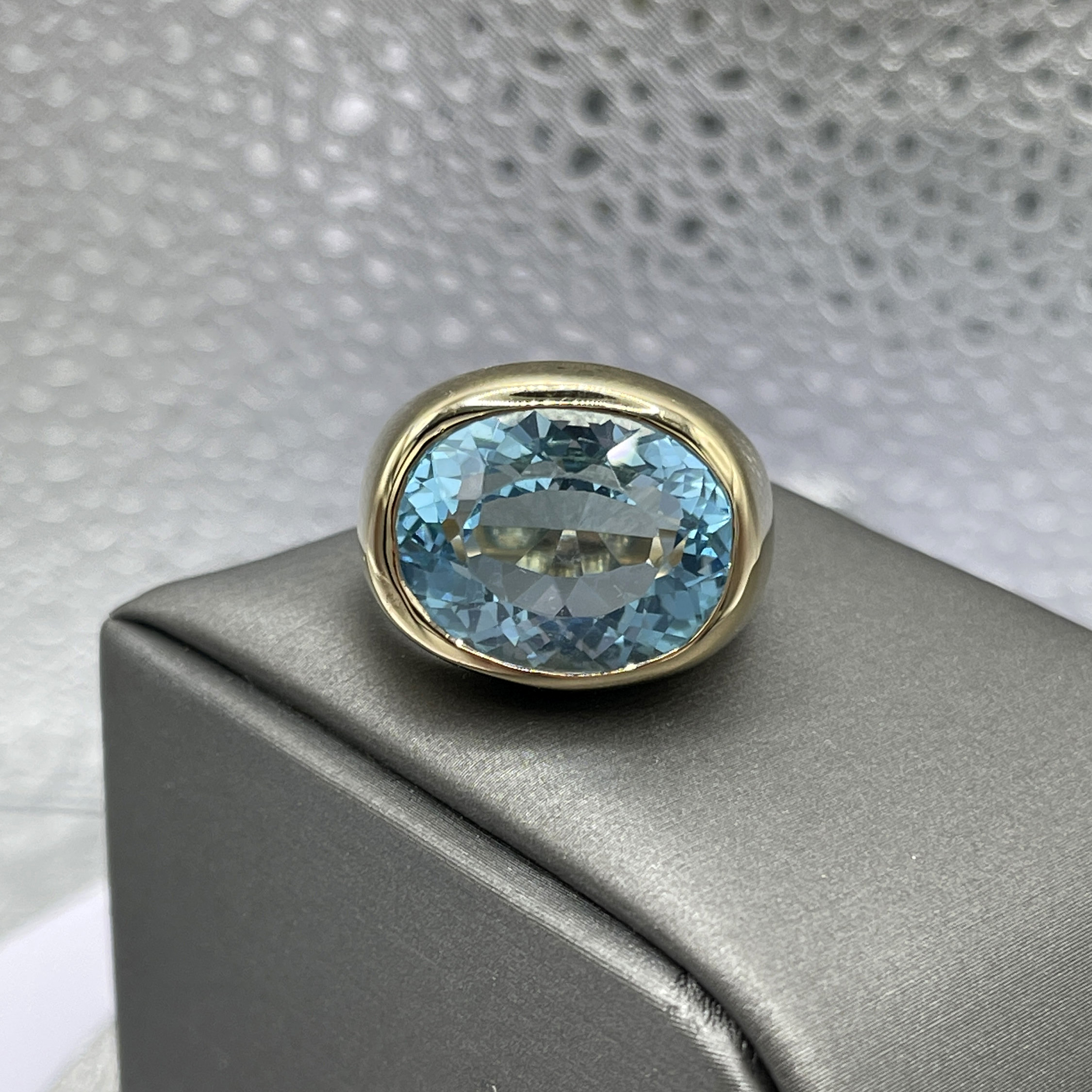 4ct Bezel Setting Oval Cut Aquamarine Sapphire Engagement Ring