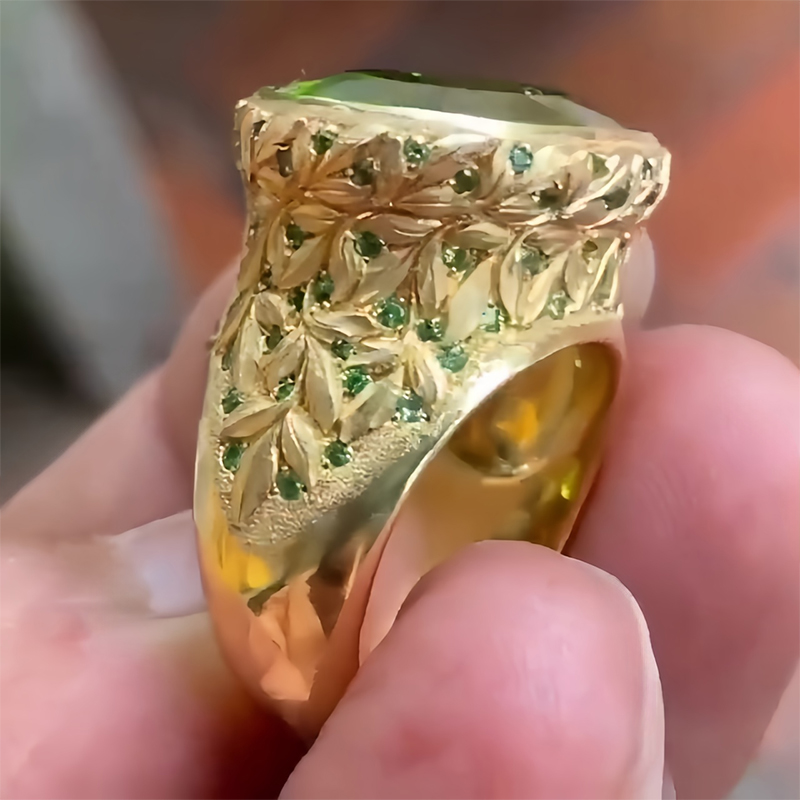 14K Yellow Gold Oval Peridot Floral Engraved Cocktail Ring