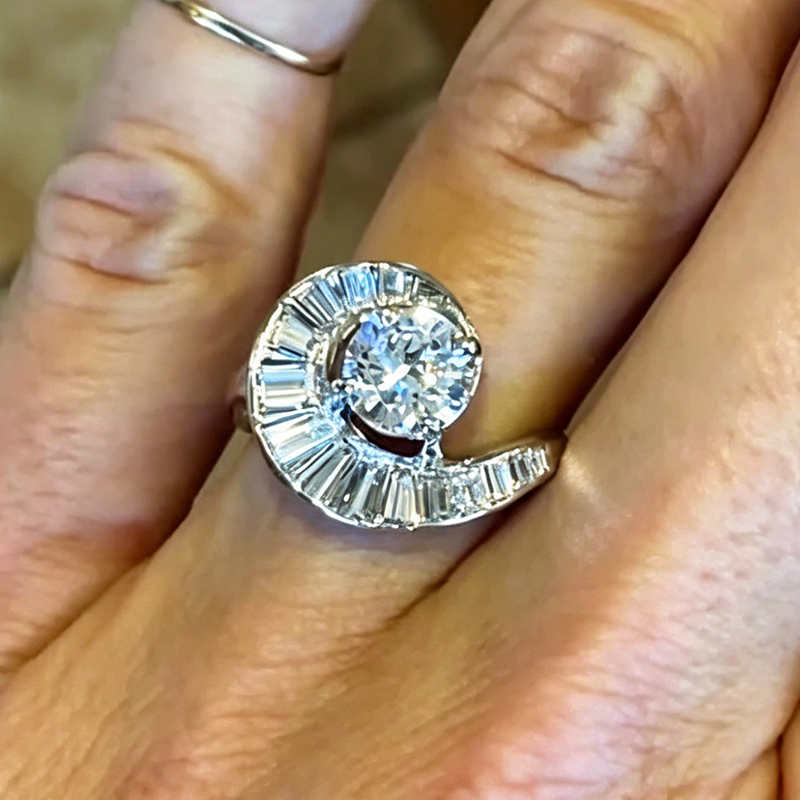Art 1.25ct Round Cut White Moissanite Crescent Swirl Engagement Ring
