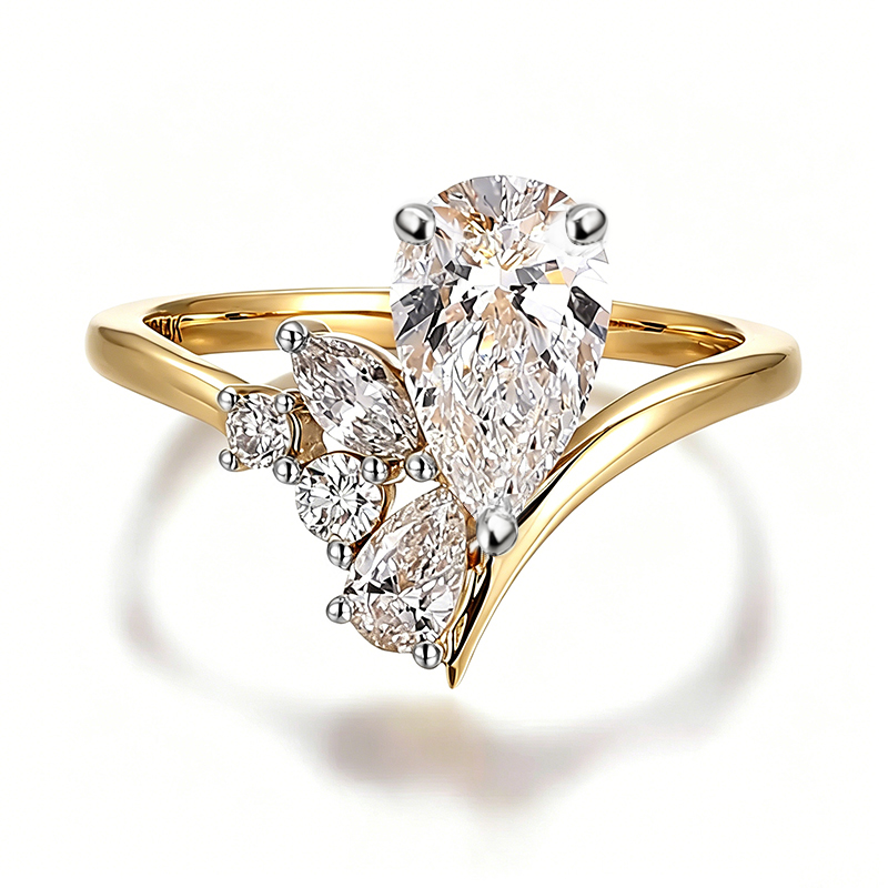 Fashion 2.25Ct Pear Cut Moissanite Engagement Ring