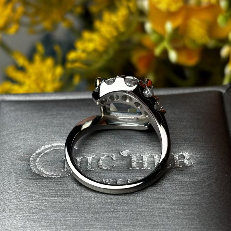 6ct Emerald Cut Aquamarine Ring in Silver