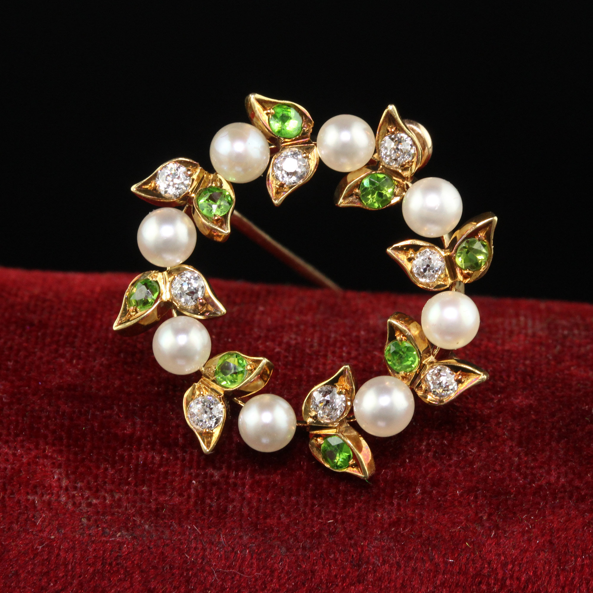 Round Cut Peridot Sapphire Pearl Brooch