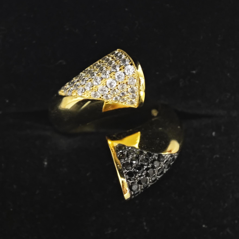 Bypass Design 1.85ct Black&White Sapphire Cocktail Ring