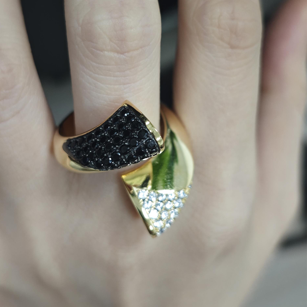 Bypass Design 1.85ct Black&White Sapphire Cocktail Ring