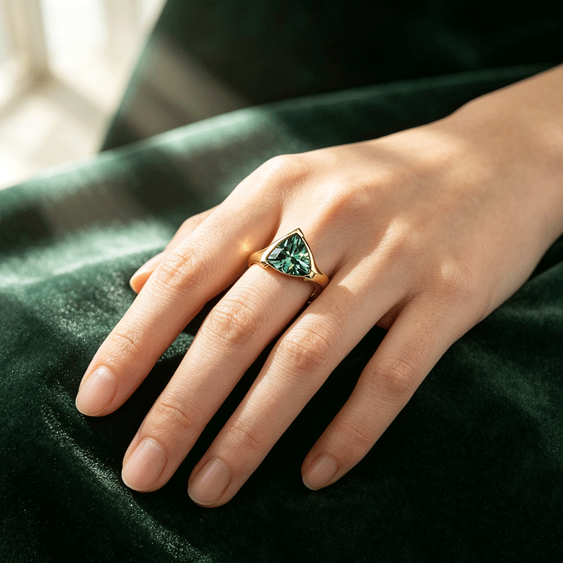 4ct Triangular Cut Paráiba Blue Sapphire Solitaire Ring