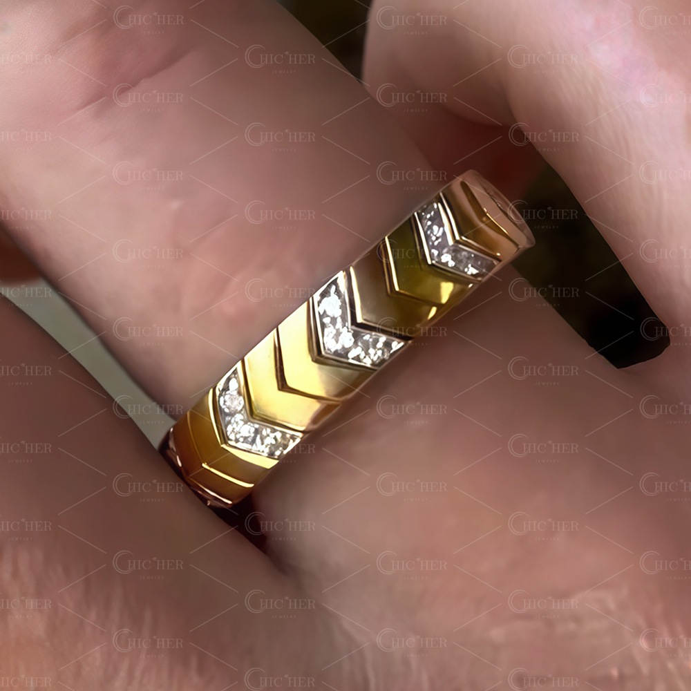 1.5ct Round Cut White Sapphire Chevron Ring