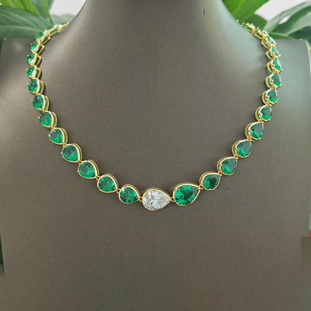 Pear Cut Emerald&White Sapphire Necklace