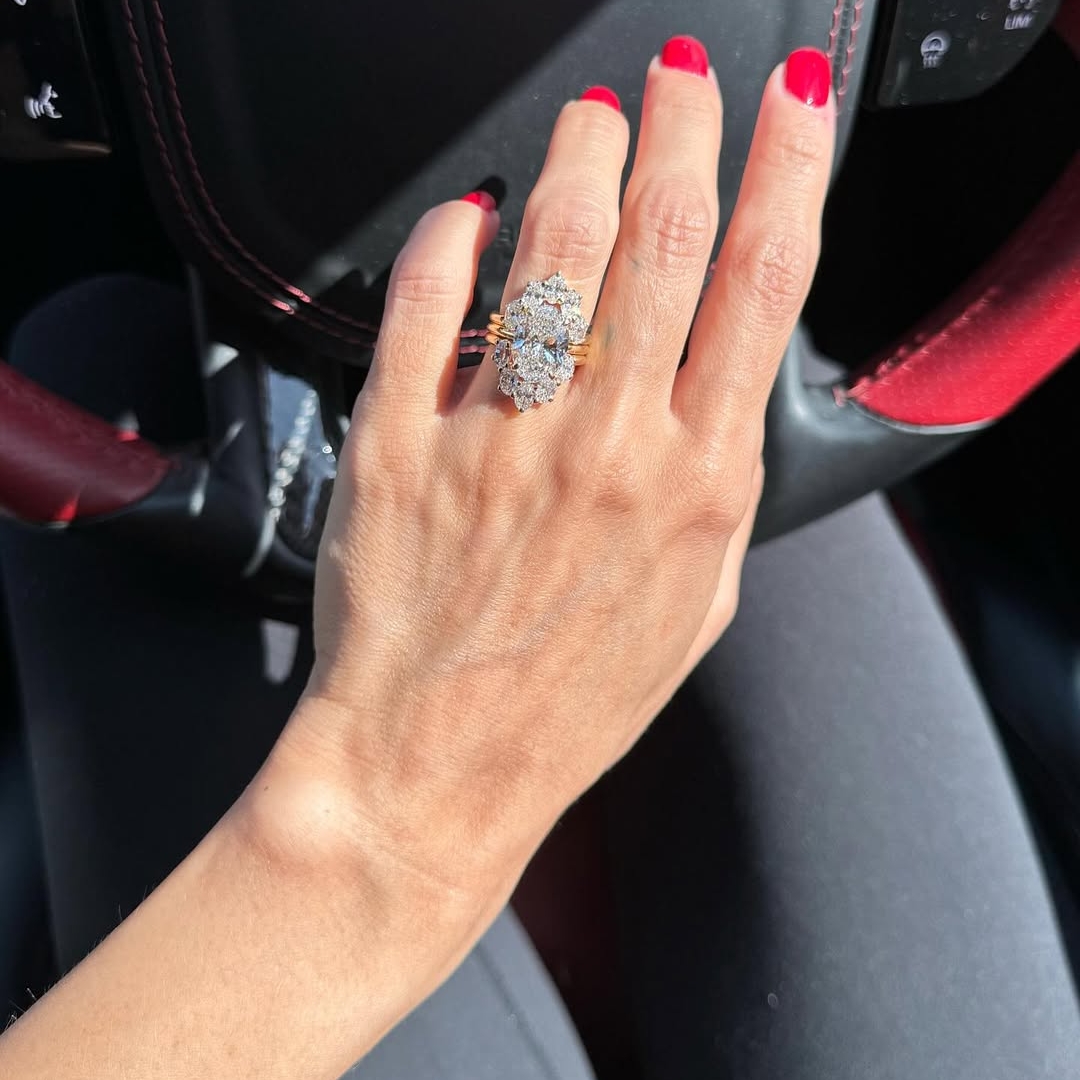 4ct Crown Design Oval Cut White Sapphire Bridal Set/2pcs