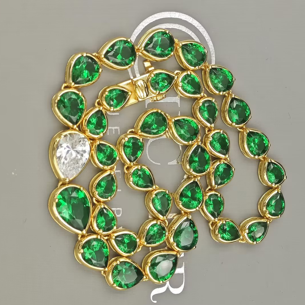 Pear Cut Emerald&White Sapphire Necklace