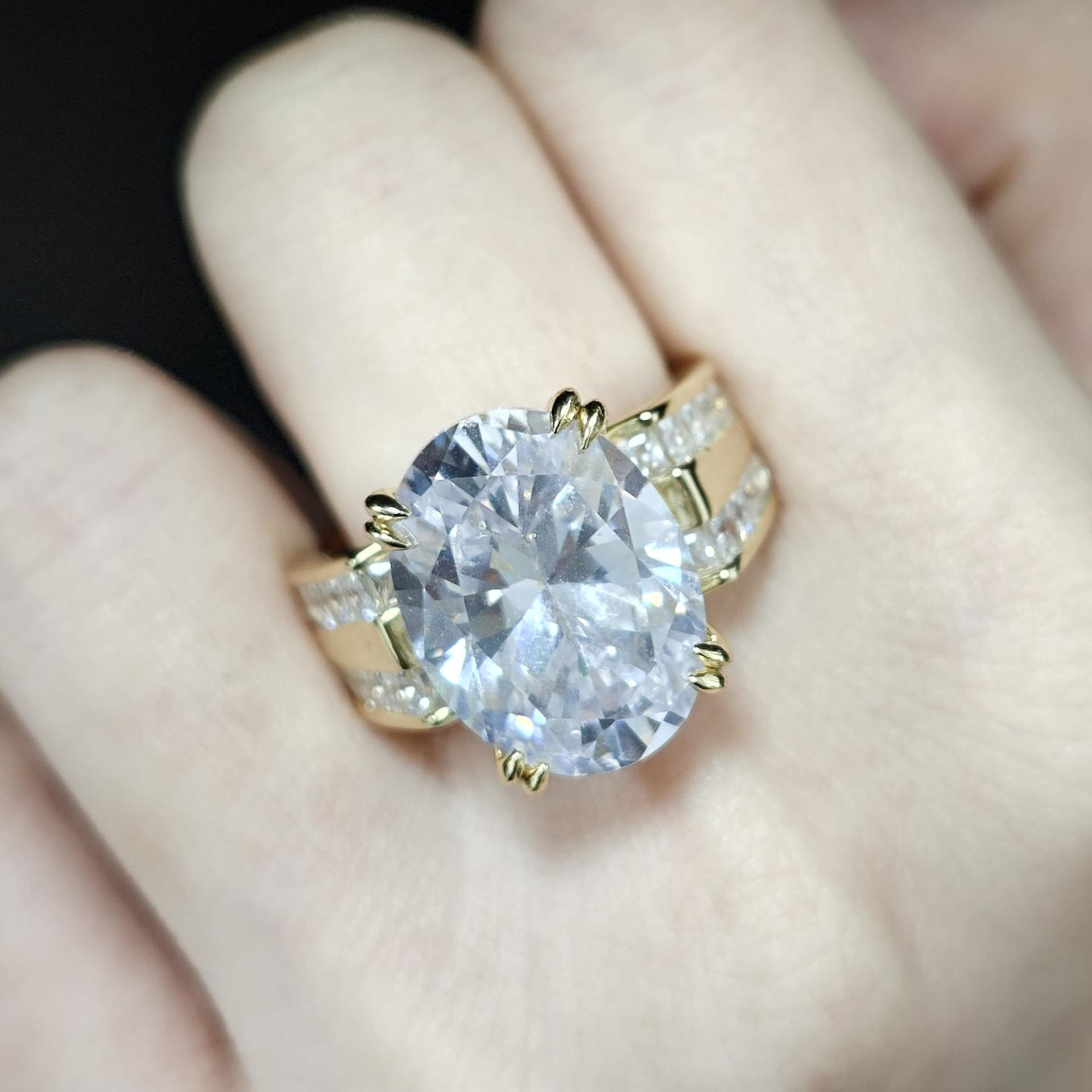 Exquisite 8.5ct Oval Cut White Sapphire Engagement Ring