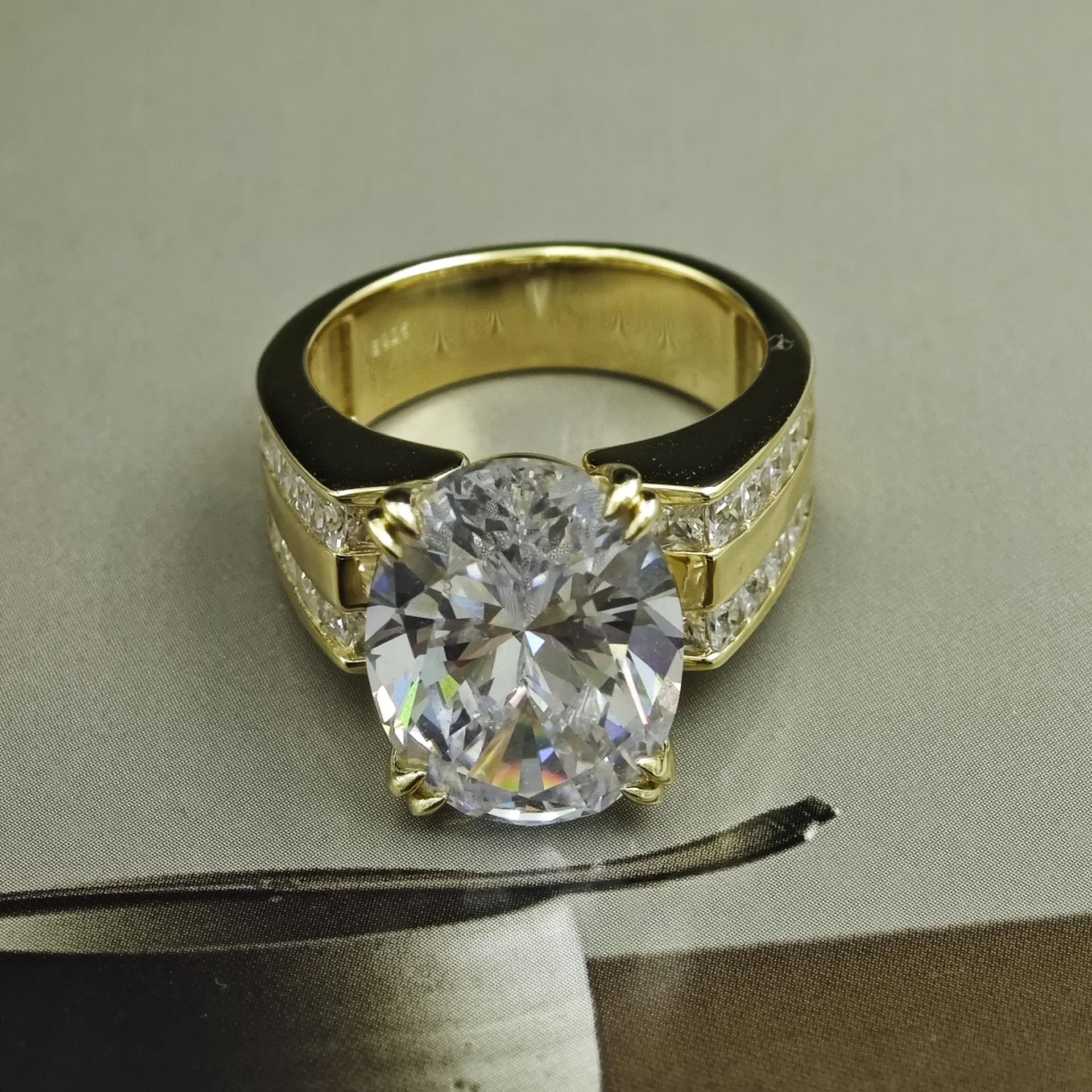 Exquisite 8.5ct Oval Cut White Sapphire Engagement Ring