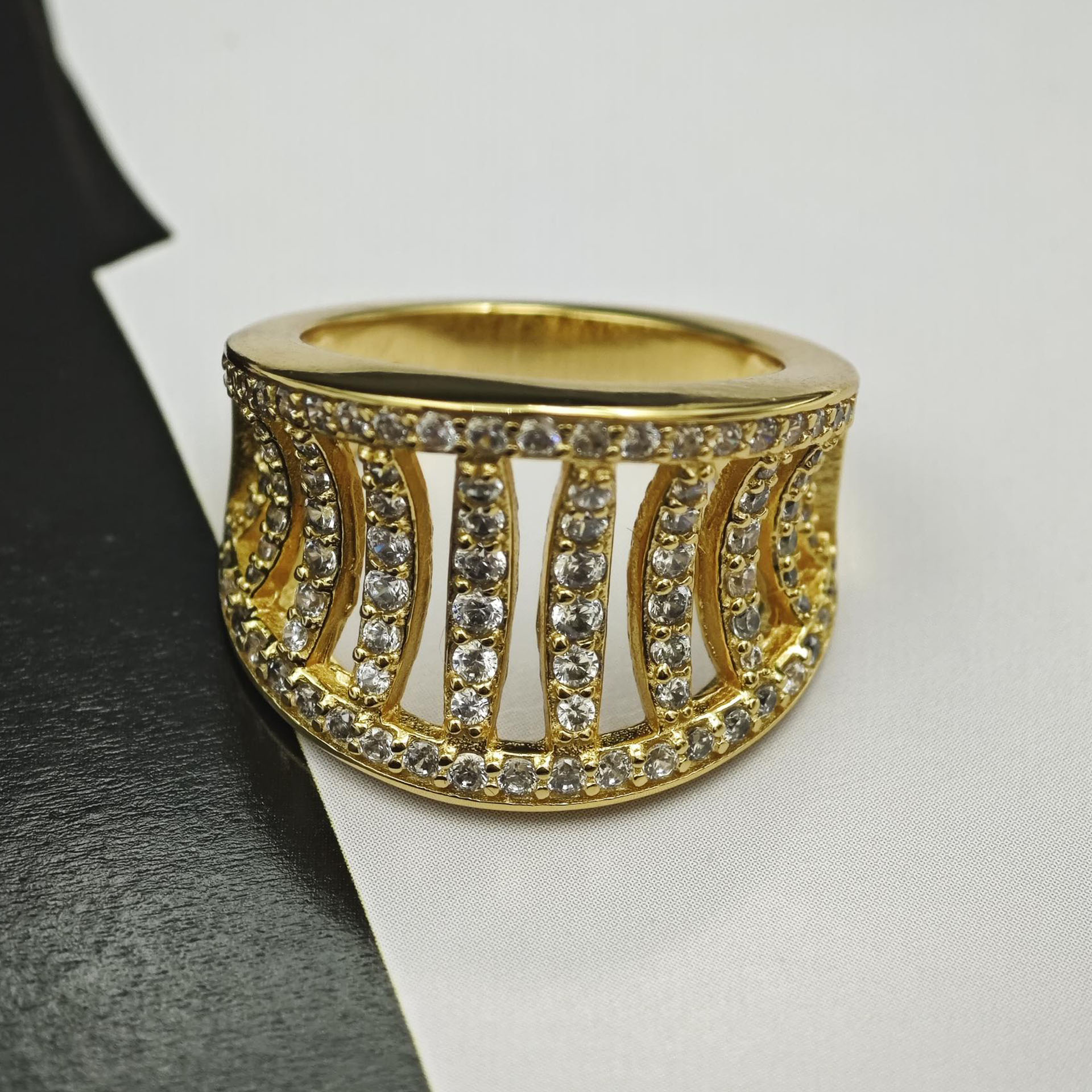 2.35ct Channel Setting Round Cut Diamond Cocktail Ring