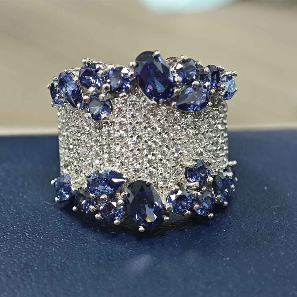 9.48ct Two-tone Blue&White Sapphire Cocktail Ring
