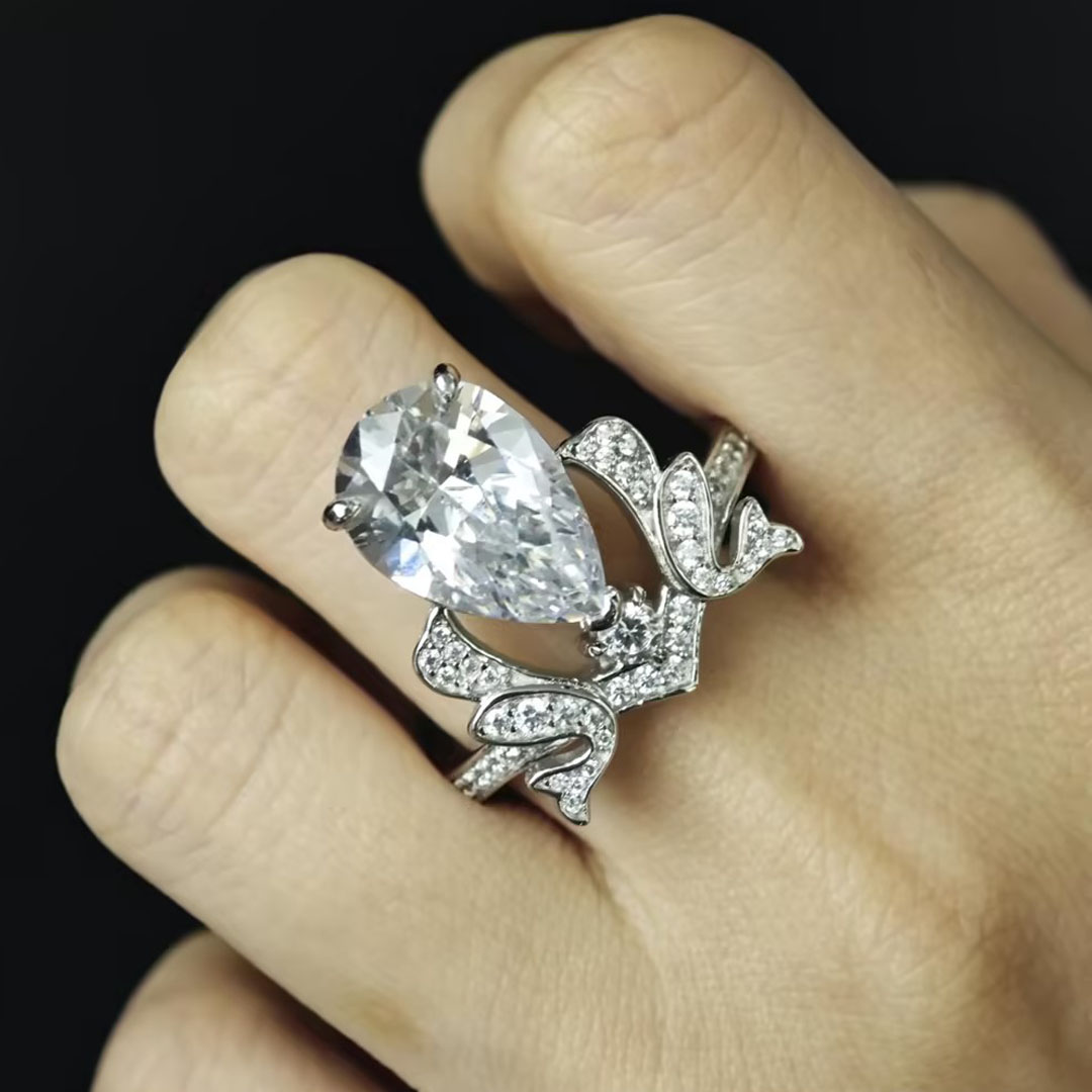 Luxury 2.45ct Pear Cut White Sapphire Crown Ring