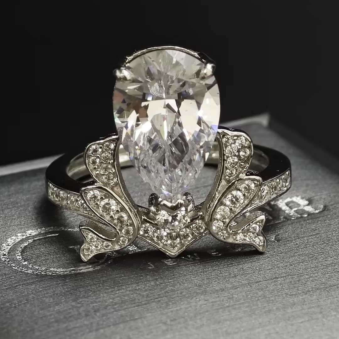 Luxury 2.45ct Pear Cut White Sapphire Crown Ring