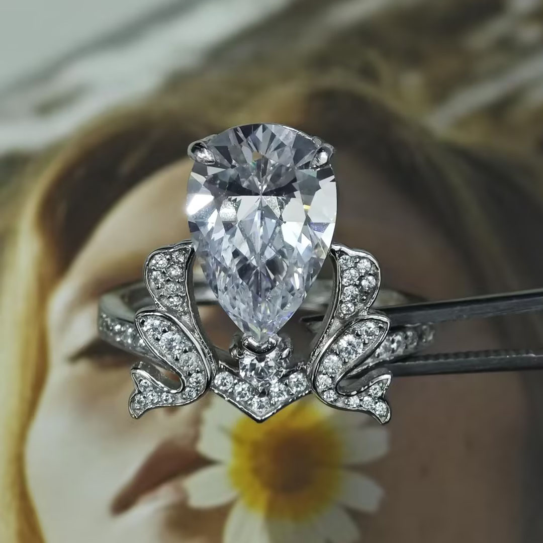 Luxury 2.45ct Pear Cut White Sapphire Crown Ring