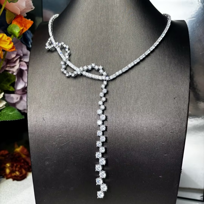 Fashion Round Cut White Moissanite Necklace