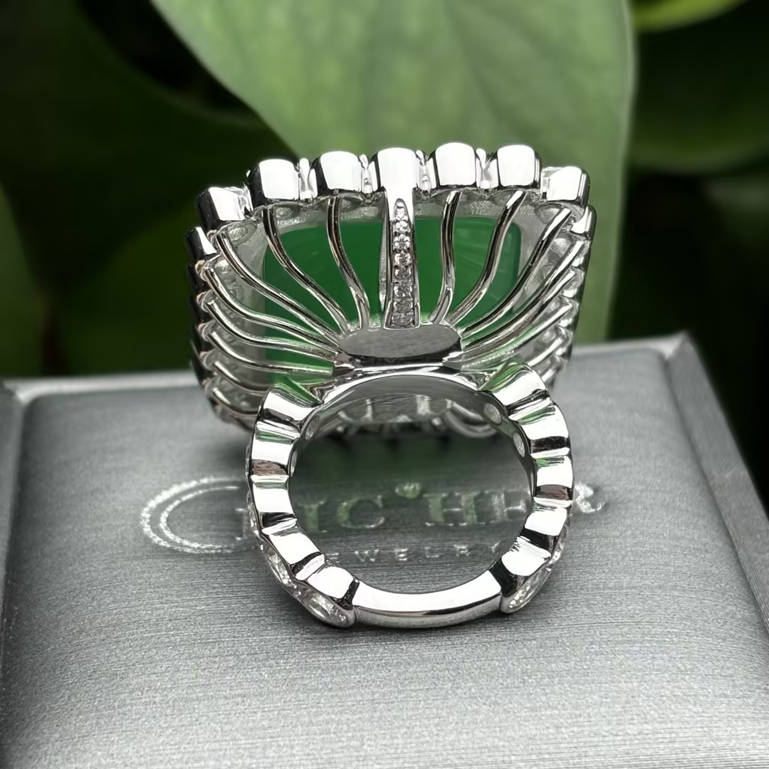 15ct Sugarloaf Cut Emerald Sapphire Halo Cocktail Ring