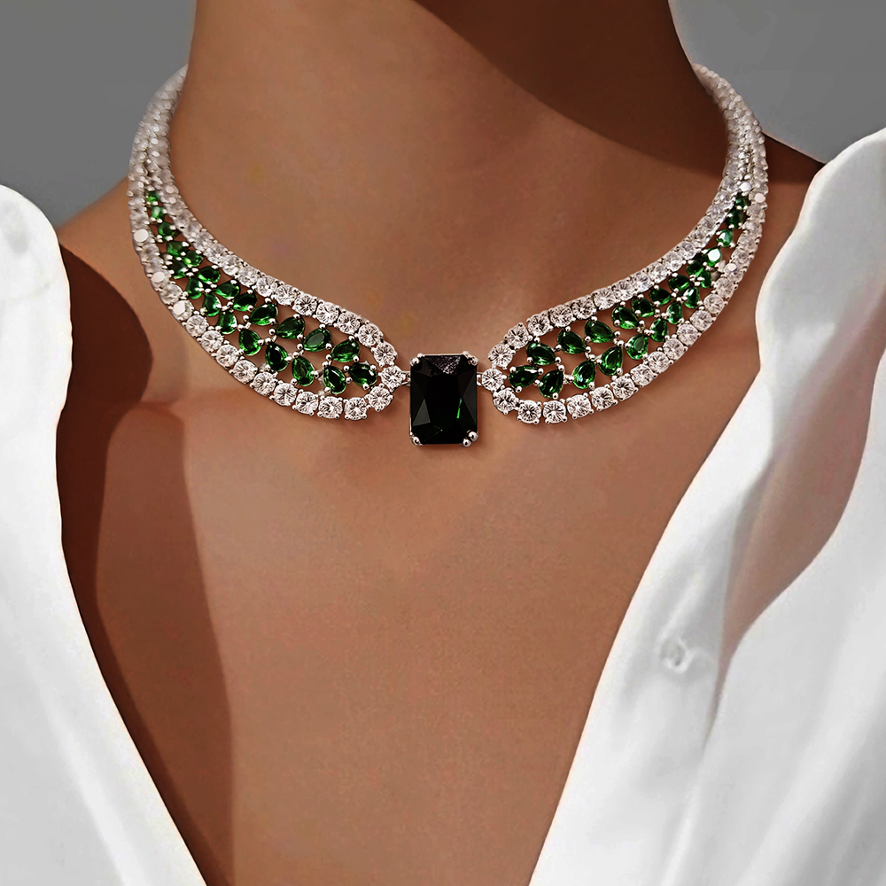 Luxury Emerald Choker Necklace For Women