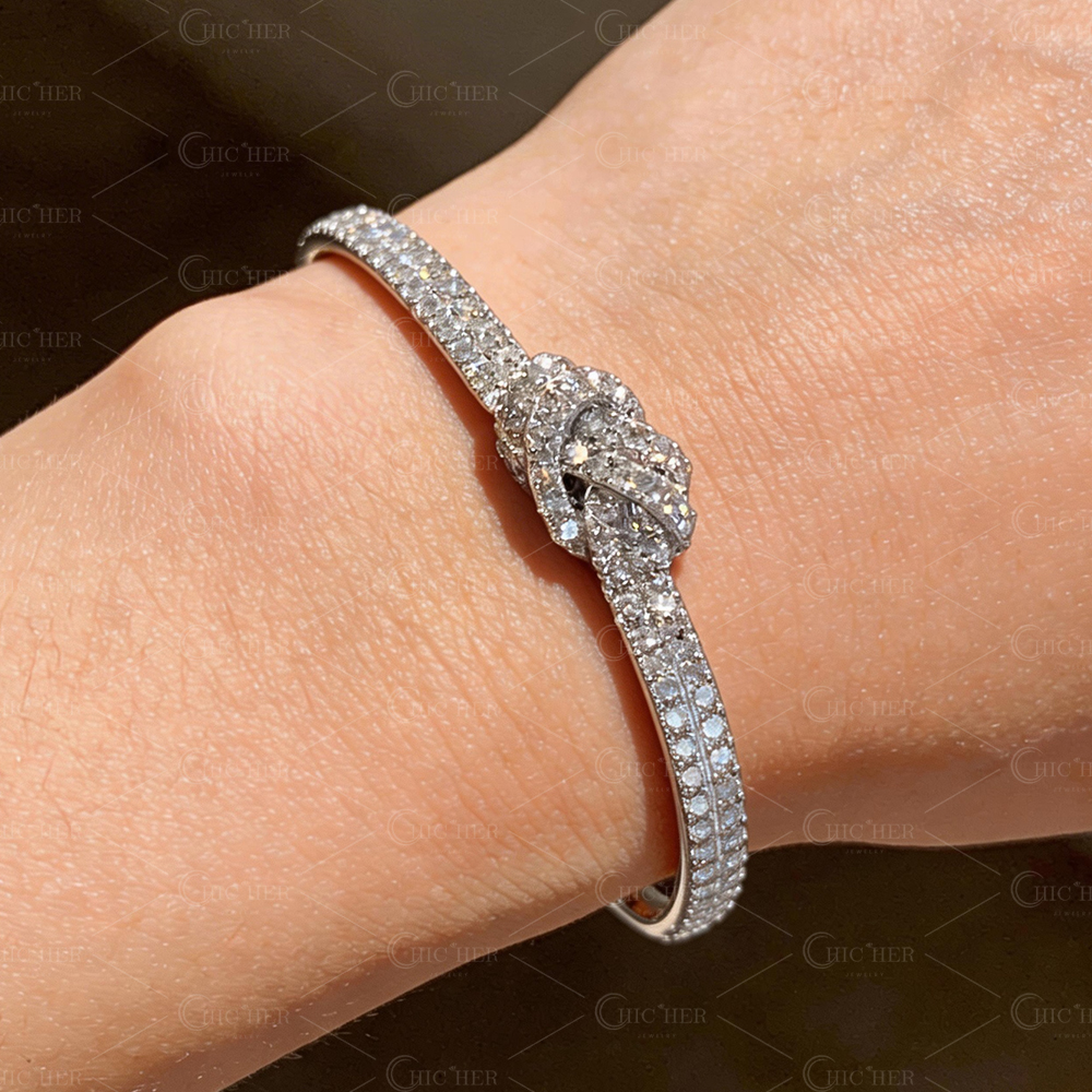 Round Cut Pavé Diamond Tight Knot Bracelet