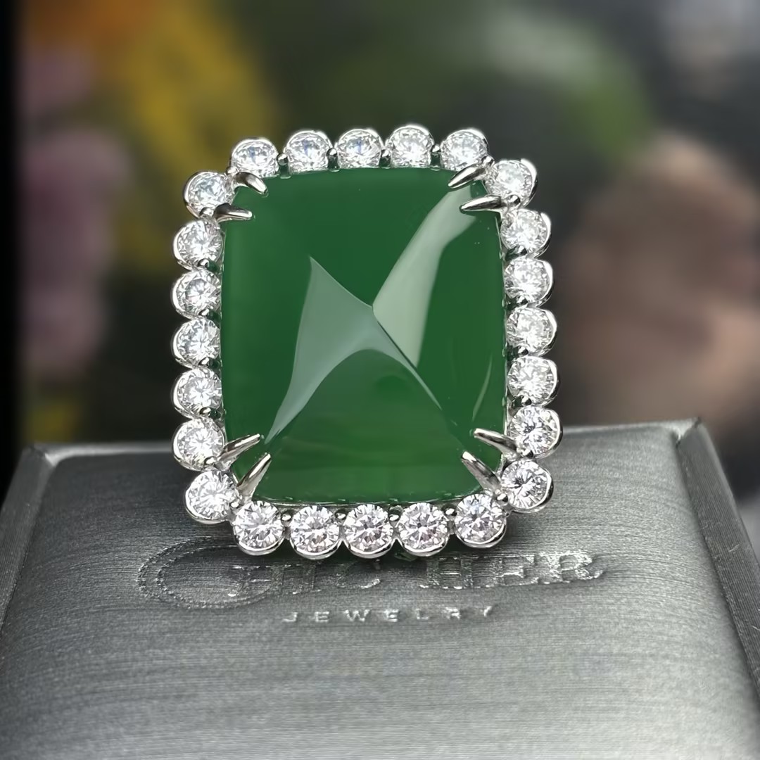 15ct Sugarloaf Cut Emerald Sapphire Halo Cocktail Ring