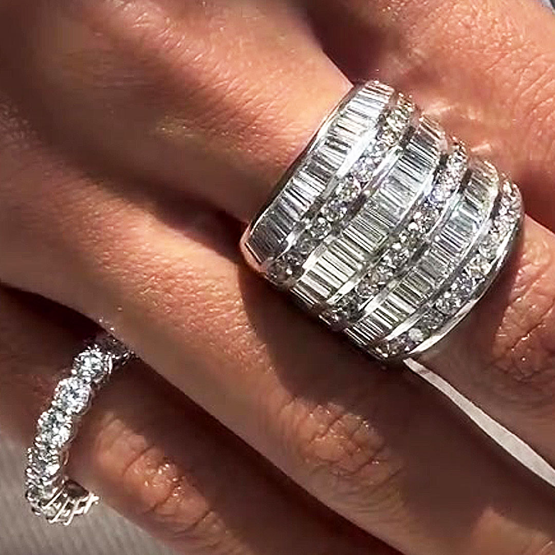 9.25ct Emerald&Round Cut White Sapphire Eternity Ring