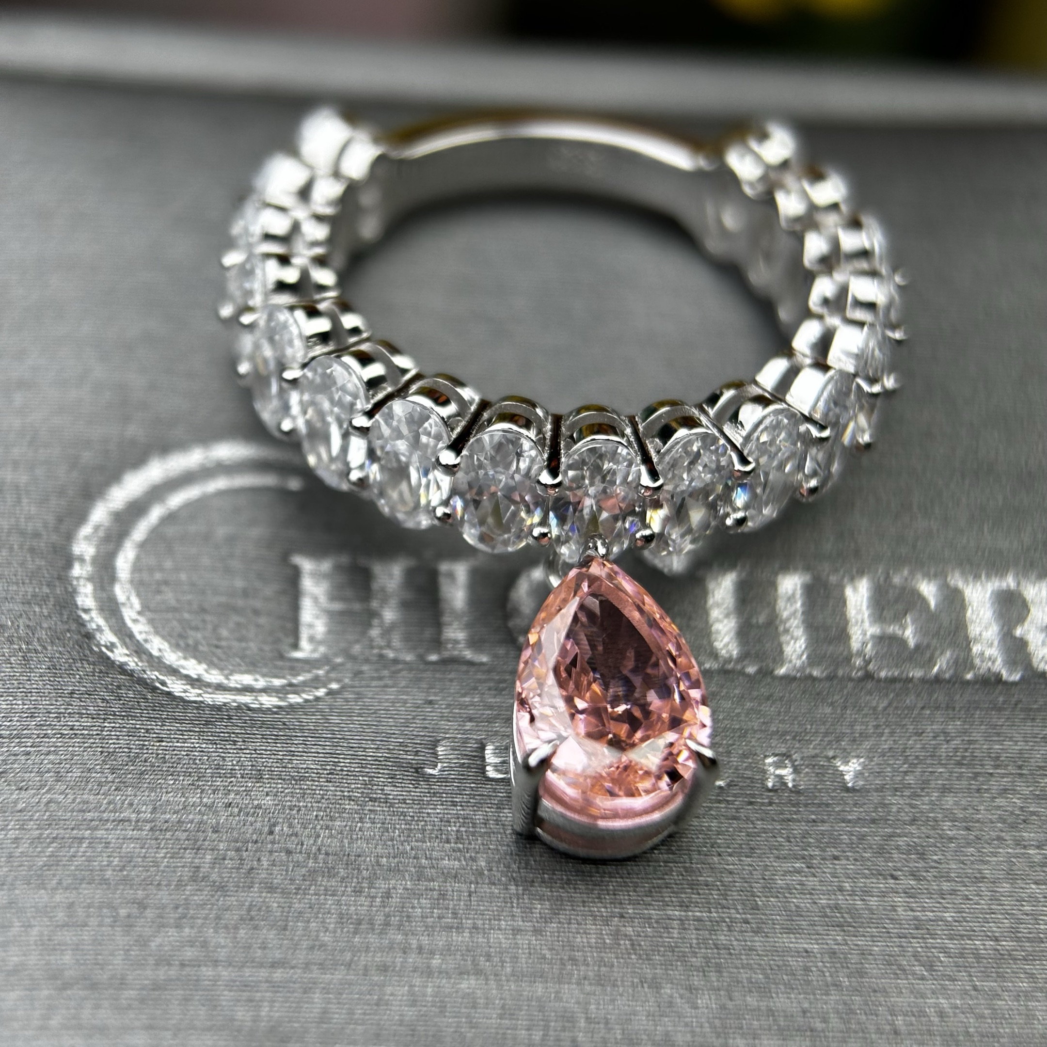 Fashion 1.33ct Pear Cut Pink & Oval Cut White Sapphire Wedding Band