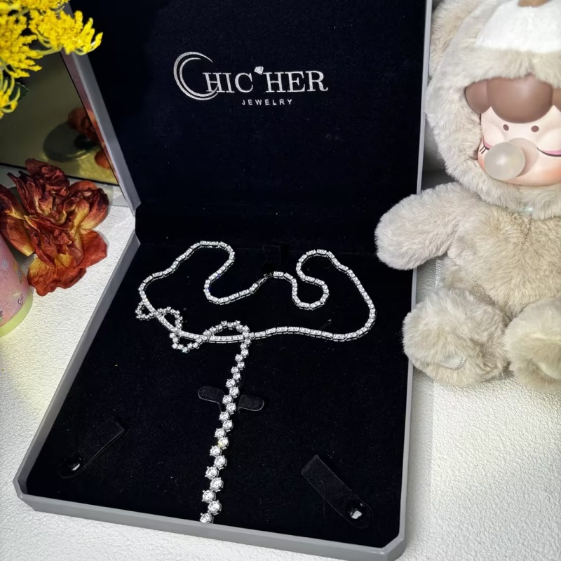 Fashion Round Cut White Moissanite Necklace
