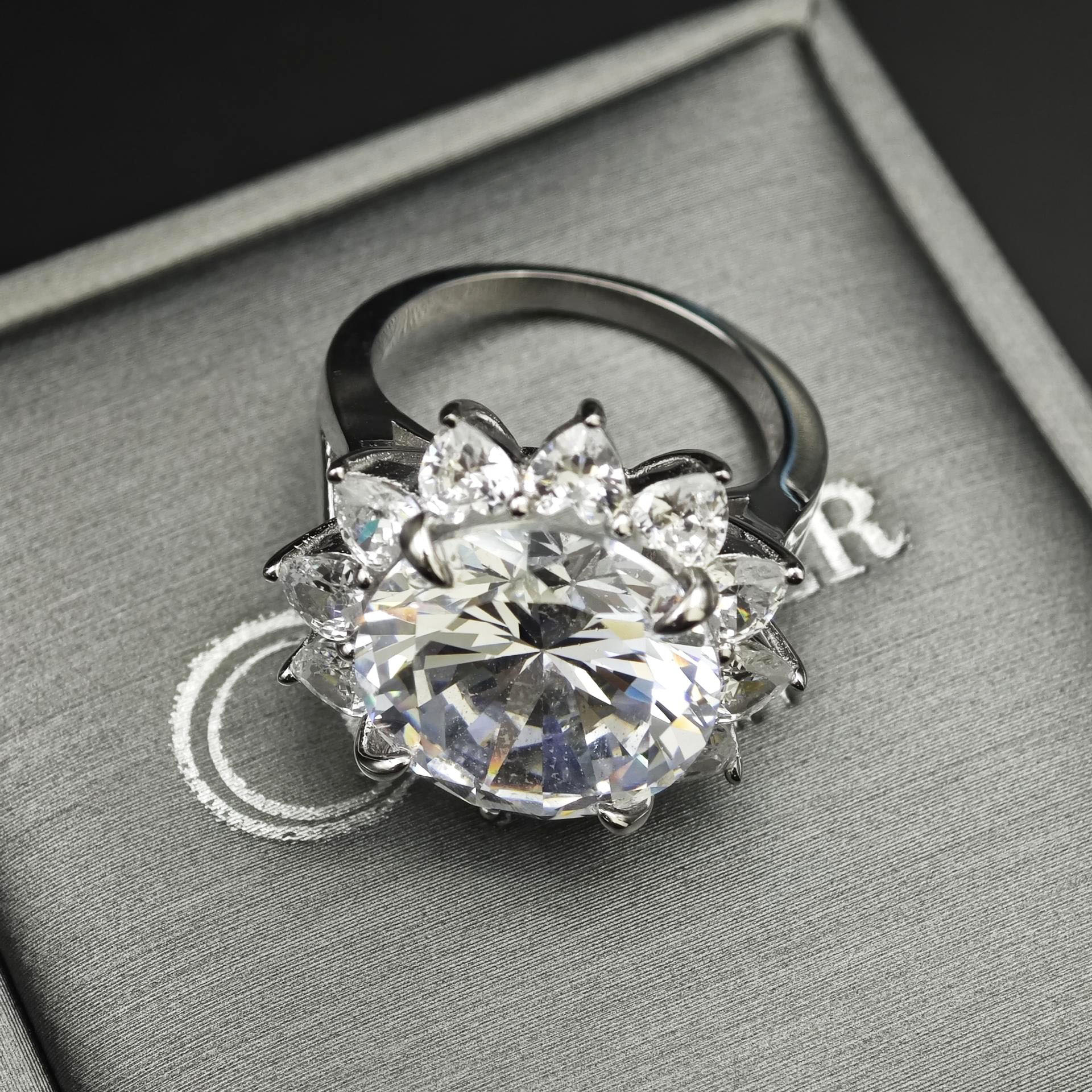Stunning 10ct Round Cut White Sapphire Engagement Ring