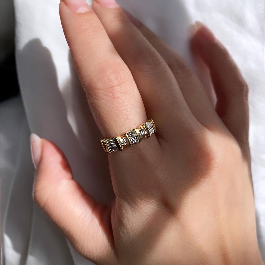 4.25ct Emerald&Round Cut White Sapphire Eternity Ring