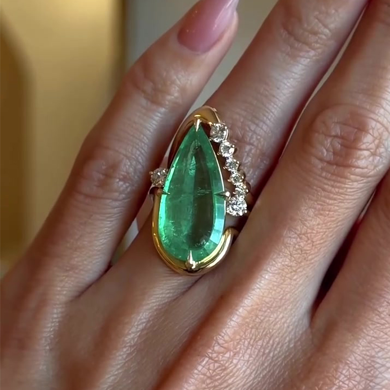 5ct Pear Cut Emerald Ring Set / 3-Piece