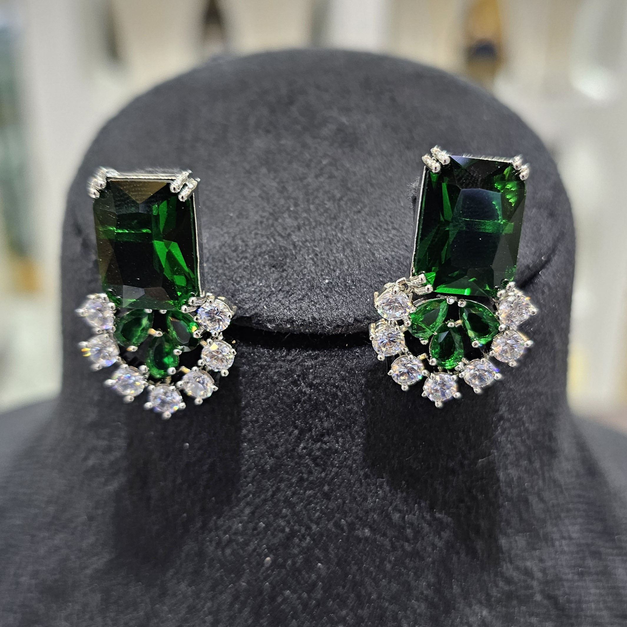 Luxury Emerald Choker Necklace For Women